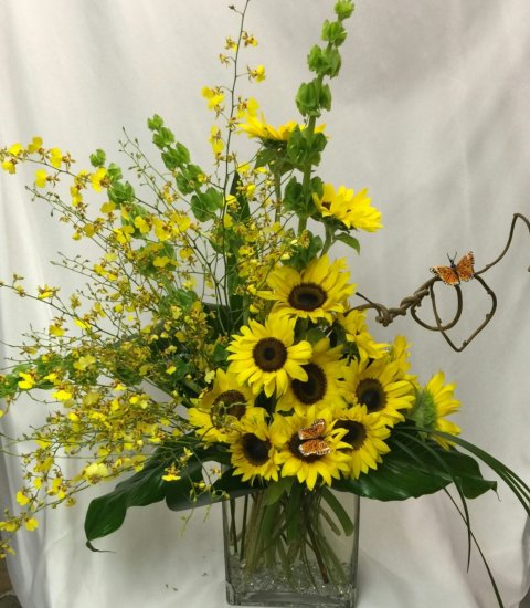 Majestic Sunflowers Arrangement - Click Image to Close
