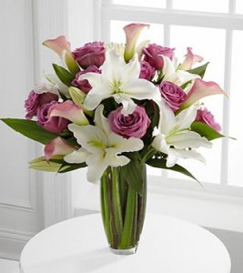 Flowing Luxury Rose And Lily Bouquet Flowing Luxury Rose And Lily Bouquet